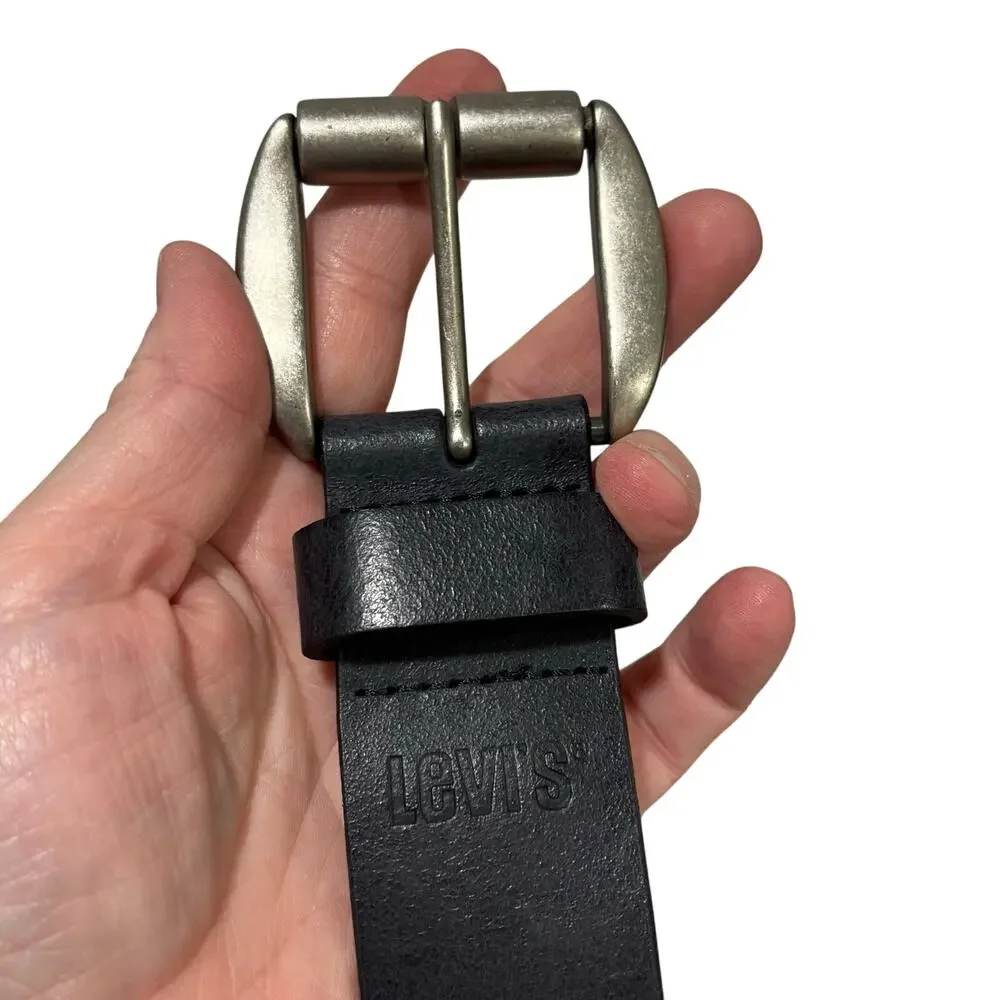 Levi’s black leather belt unisex size 38 brushed nickel buckle classic casual